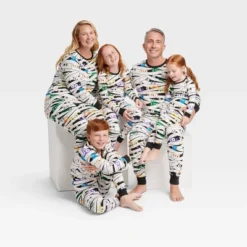 Toddler Glow-In-The-Dark Mummy Halloween Matching Family Pajama Set - Hyde & EEK! Boutique™ White -EEK! Deals Store GUEST c15f19ca ffd0 4974 84bc bff6c8557824 2